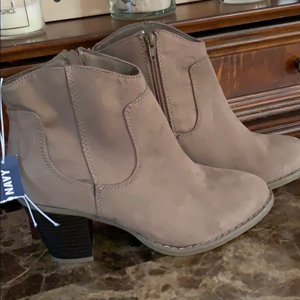 Old Navy boots New *SOLD*